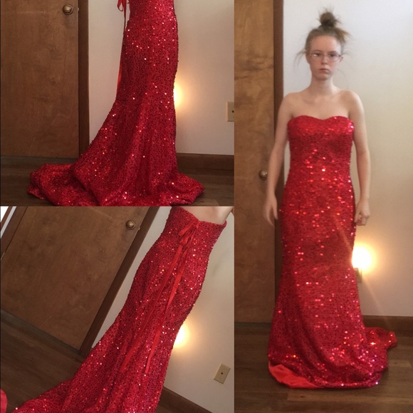 COPY - RED STRAPLESS PROM DRESS. I WILL DO OFFERS… - Picture 7 of 7